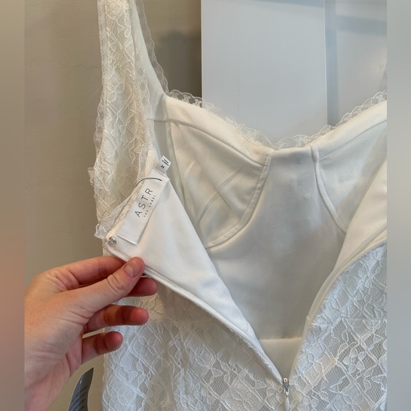 NWT ASTR THE LABEL White Lace Sheath Dress Medium - Picture 13 of 13